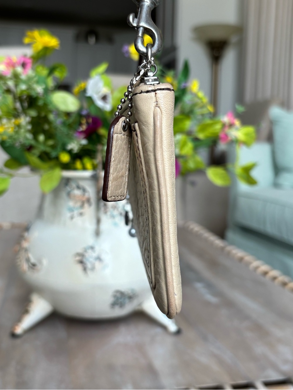 🤎⭐️COACH Chelsea Large Leather Wristlet⭐️🤎 - Picture 2 of 8